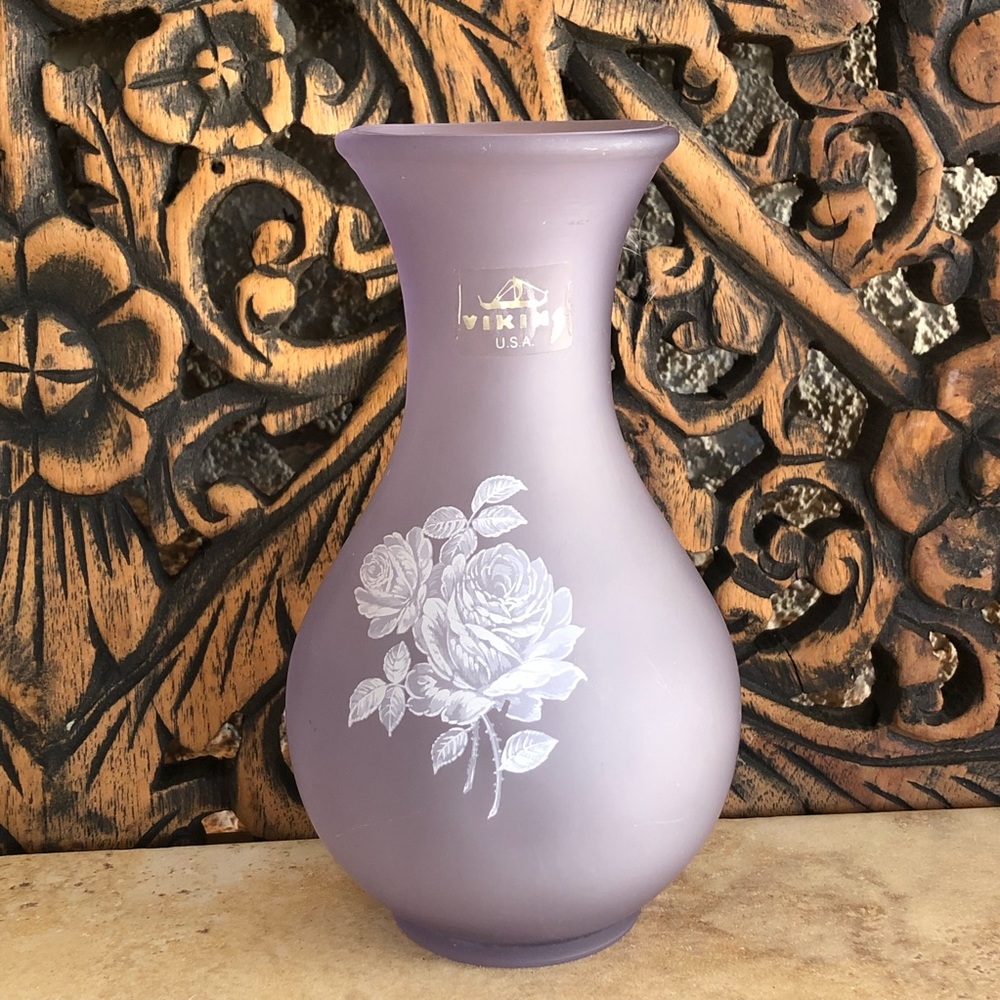 Viking Glass Frosted Glass Lavender Vase White Flower Design Vintage